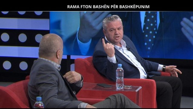 DEBATI/ “Mua mos më drejto gishtin, je mpirë nga trutë e kokës nga Basha”! Murrizi përplaset me kandidatin e…