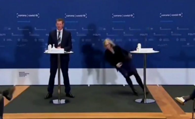 PAMJET VIRALE/ Po shpallte pezullimin e vaksinës, zyrtares daneze i ra të fikët në konferencën për mediat
