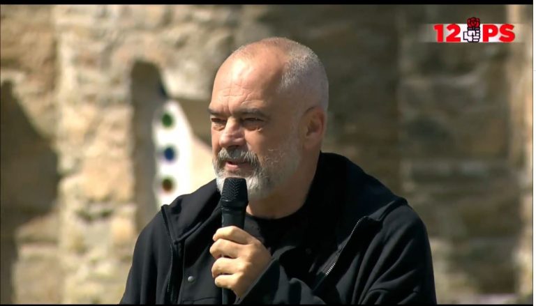 “VEPRUAN SI PENGMARRËS”/ Rama: Morën peng kullën e kontrollit ajror para stërvitjes ushtarake me SHBA