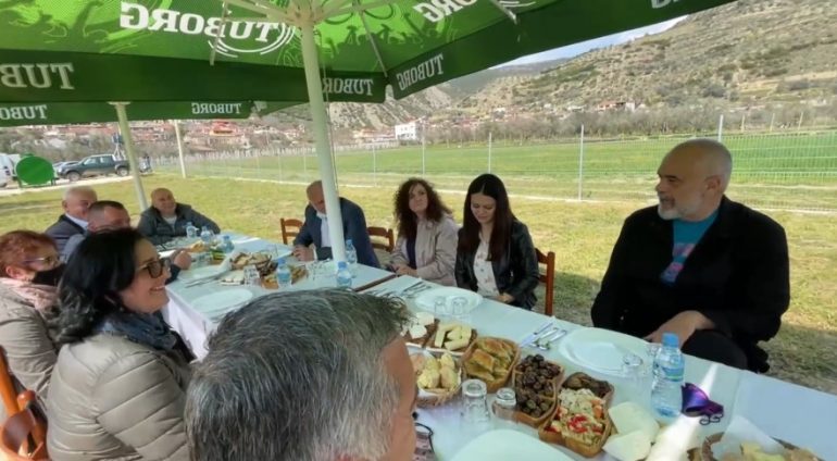 “ËSHTE E DOMOSDOSHME…”/ Rama tregon bisedën me një subjekt në Berat: Pavarësisht se do humbasësh, takohemi pas 25 prillit