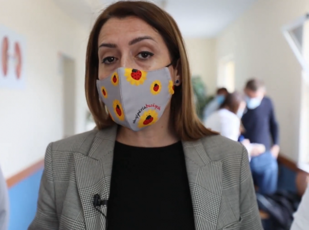 NIS VAKSINIMI I DIALIZANTËVE DHE GRUPEVE TË RREZIKUARA/ Manastirliu: Të vendosur të përmbushim planin ambicioz për 500 mijë…