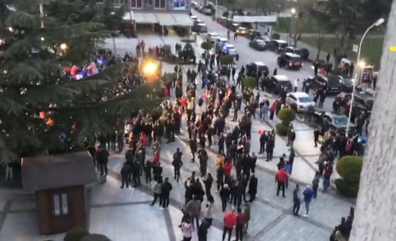 DALIN PAMJET/ Basha “braktiset” edhe në Pogradec. Ja sa MBËSHTETËS kishte në takim