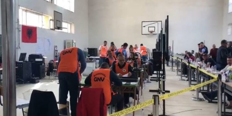 REZULTATI/ Mbyllet numërimi për kandidatët në Sarandë dhe Maliq, ja socialistët dhe demokratët më të votuar
