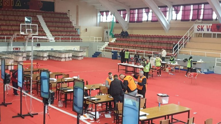 ZGJEDHJET/ Mbyllet numërimi i votave në Shkodër, ja si ndahen 11 mandate