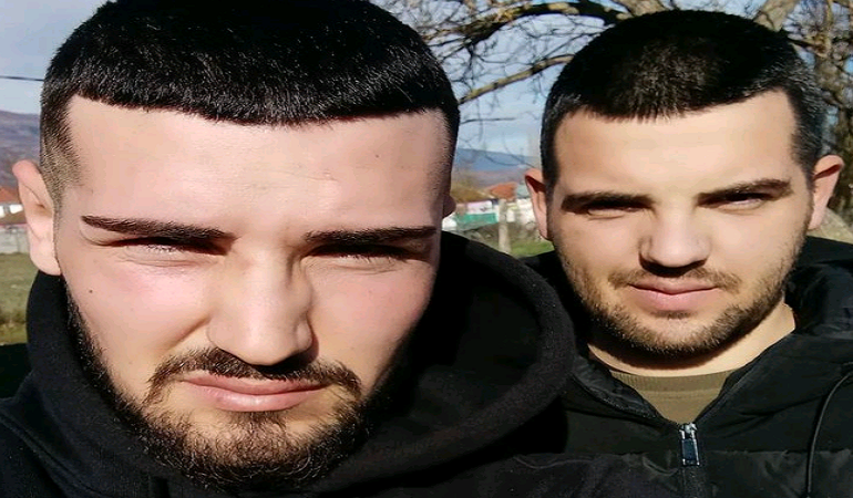 VRAU ME THIKË VËLLAIN/ Dëshmia tronditëse e babait para se 26-vjeçari të arrestohej: Dorëzohu bir, të paktën…