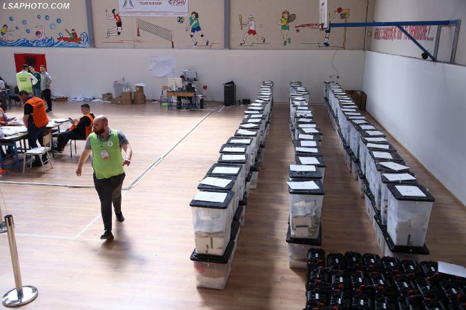 ZGJEDHJET/ Përfundon numërimi në Qarkun e Vlorës, PS kryeson. Ja sa mandate kanë fituar PD-LSI