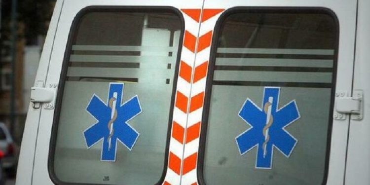 TRAGJIKE/ Makina përplas nënë e bijë në Bulqizë, humb jetën vajza e vogël