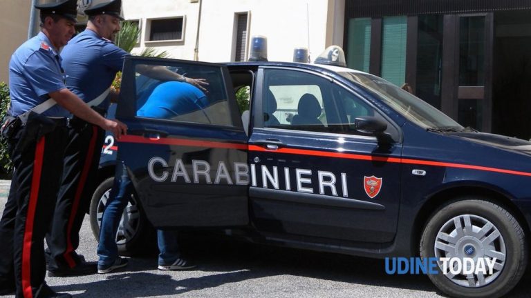 GRUSHTE E KËRCËNIM ME SËPATË/ Shqiptarët konfliktohen mes tyre në Itali, nuk kursejnë as policët