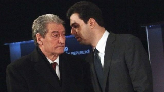 Basha kërkon votat e vlonjatëve për atë që u ka rrëmbyer 163.6 hektar tokë
