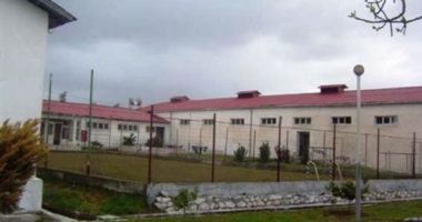 DALIN REZULTATET/ Numërohen votat e të dënuarve në burgun e Rrogozhinës