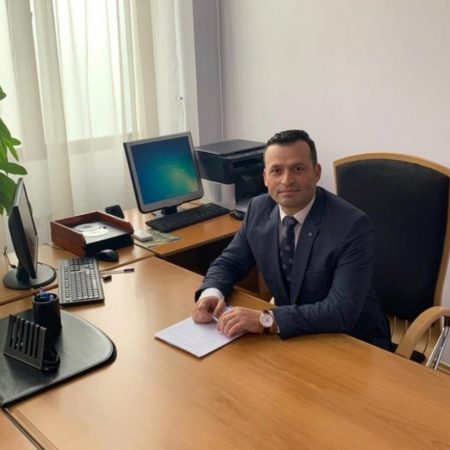 MAKINA ME 5 MILIONË LEKË NË MAQELLARË/ Kandidati, Dionis Imeraj: Personi që u kap me lekë është eksponent i LSI! Ne mbështesim…
