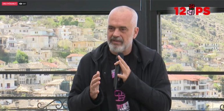 “MOS U GËNJENI NGA FJALËT E BUKURA…”/ Rama nga Gjirokastra: Për pak ditë do të jetë gati Aeroporti i Kukësit