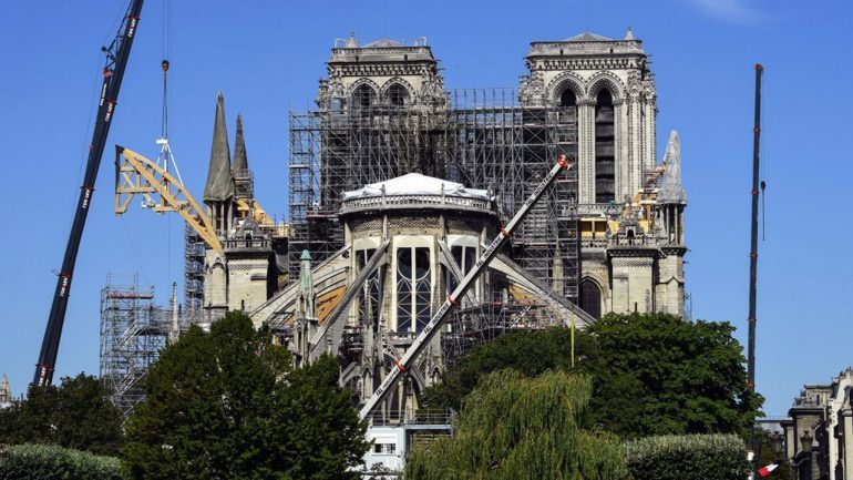 DY VITE NGA ZJARRI/ Katedralja e Notre Dame vendoset të hapet më 2024