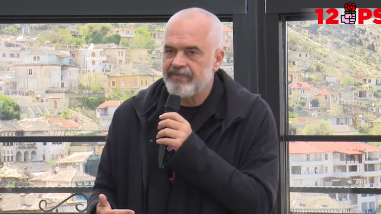 ZGJEDHJET E 25 PRILLIT/ Rama LIVE, takim me të rinjtë në Gjirokastër