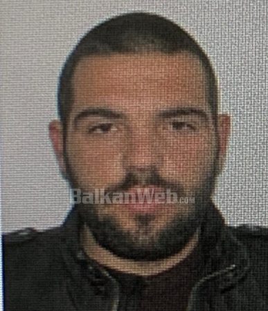 VRAU VËLLAIN ME THIKË/ Del FOTO e autorit. Banorët të frikësuar, nuk i dërgojnë fëmijët në shkollë
