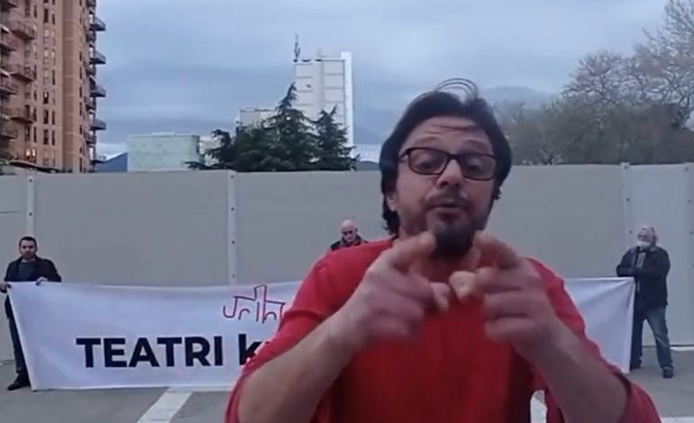 “BASHA ÇUN KING, MUAHH”/ Neritan Liçaj i habit të gjithë: Në 21 Janar i vrau Rama