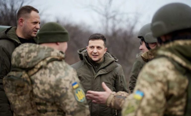 TANKET RUSE NË KUFI/ Presidenti Biden: Ukraina gëzon mbështetjen e patundur të Amerikës