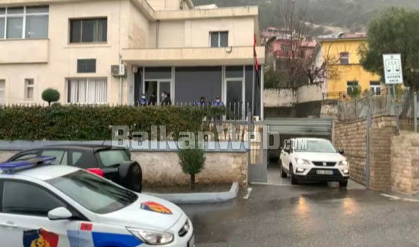 SHERRI NË KRUJË DHE PLAGOSJA ME ARMË/ Arrestohen dy autorët