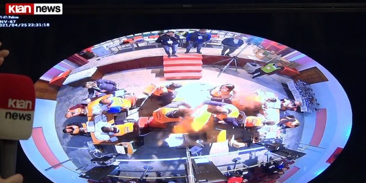 FOTOLAJM/ Numëruesit nën “syrin” e vëzhgimit, si shikohet gjithçka në KQZ
