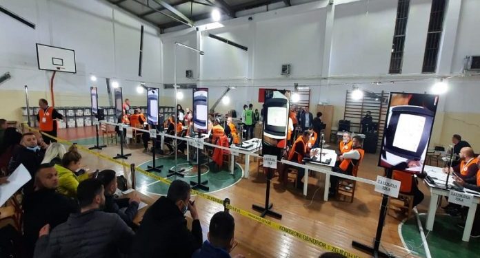 ZGJEDHJET/ Numërohen 79.2% e votave në qarkun e Gjirokastrës, PS kryeson sërish lë shumë mbrapa PD