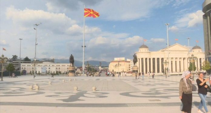 PANDEMIA/ Kufijtë nuk do të mbyllen, Maqedonia ndryshon masat kufizuese