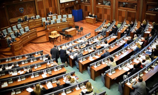 NUK MORI VOTAT E NEVOJSHME/ Ligji për Zgjedhjet në Kosovë nuk kalon në Kuvend