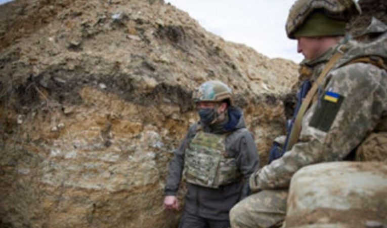 PRAG LUFTE? Kremlini paralajmëron rifillimin e luftimeve në Ukrainën lindore, dërgon trupa dhe armatime