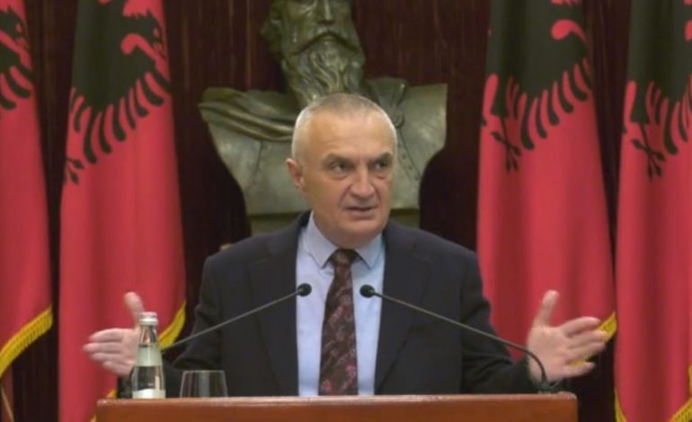 DEL NË KONFERENCË NATËN/ Meta del nga vetja: Ata nuk janë patronazhista, por FUKSA. Shumë…