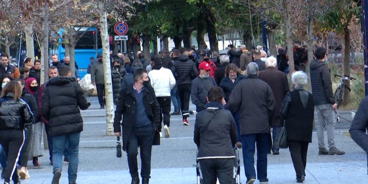 “KA PASUR PACIENTË QË NUK KANË PASUR…”/ Mjeku shqiptar në Angli: Është imunizuar tufa