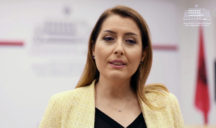 “SHQIPËRIA BUZËQESH”/ Manasterliu jep lajmin: Shqipëria arrin në 400 mijë të vaksinuar ndaj COVID-19