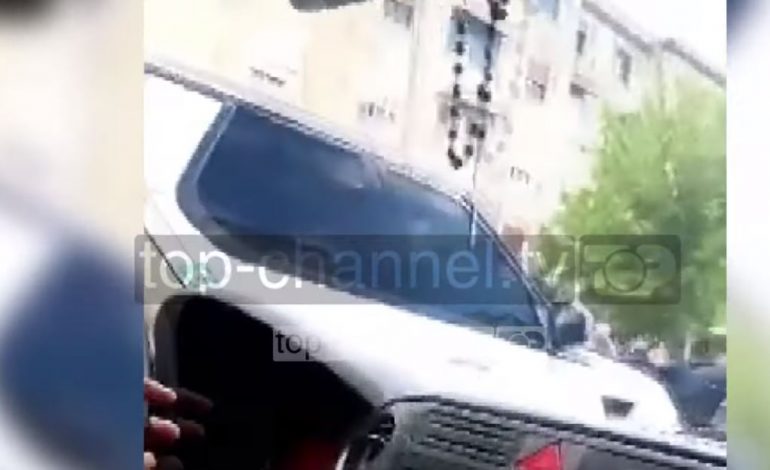 EKZEKUTIMI NË ELBASAN/ Del VIDEO, momenti kur VRITET Pjerin Xhuvani. Krismat…