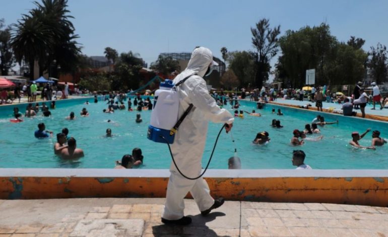 STUDIMI/ Uji me klor i pishinës “mund të vrasë” koronavirusin në 30 sekonda