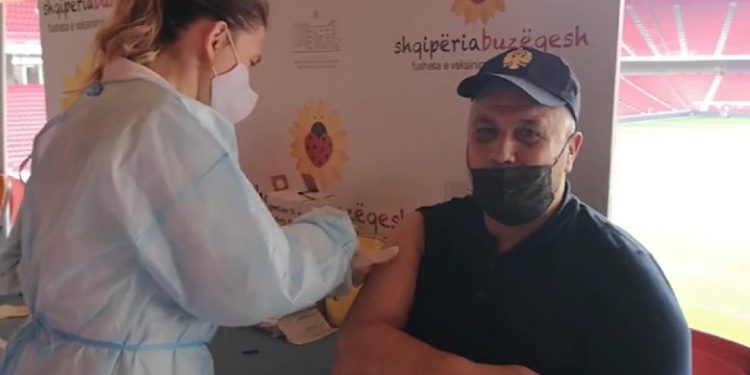 PAS TIRANËS E KUKËSIT/ Nis edhe në Shkodër vaksinimi i gazetarëve dhe efektivëve të policisë