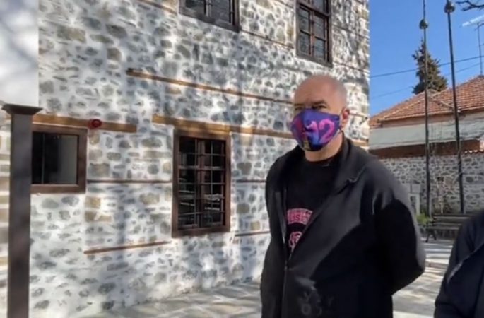 “SHKRONJAT VIHEN NË VEND…”/ Rama thumbon opozitën nga Mësonjëtorja e Parë Shqipe: Çfarë janë këta kështu?