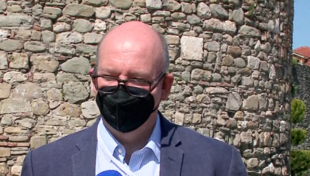 ZGJEDHJET/ Ambasadori britanik nga Elbasani: Sa më shumë qytetarë të votojnë, aq më pak mundësi ka krimi…