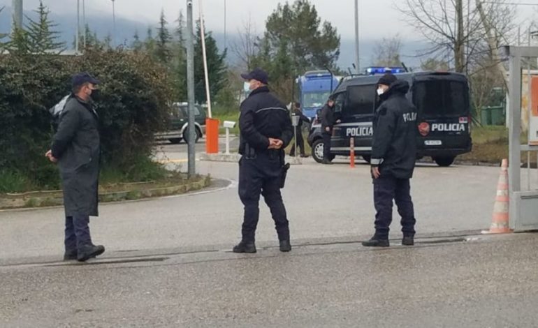 PEZULLIMI I FLUTURIMEVE/ Neni dhe gafa e avokatit, që i çon në burg kontrollorët që kanë marrë peng Rinasin
