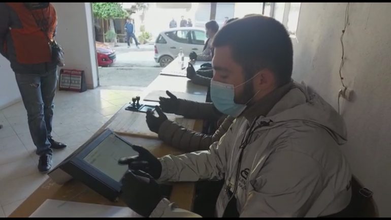 VIJON NORMALISHT PROCESI I VOTIMIT NË SHIJAK/ Komisioneri shpjegon identifikimin biometrik