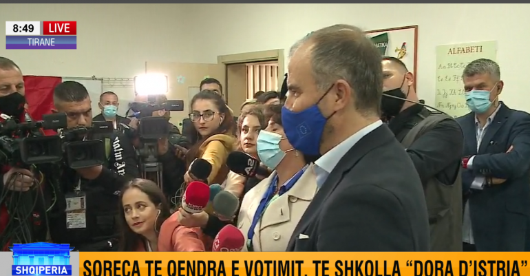“DO JEMI TË PRANISHËM…”/ Soreca ndjek nga afër procesin në shkollën Dora d’Istria në Tiranë