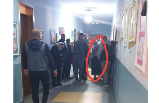 SHKELIN RREGULLAT E KODIT ZGJEDHOR/ Leskaj i PD-së dhe Dema e LSI-së prezent në qendrat e votimit në Vlorë