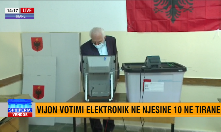 VOTIMI ELEKTRONIK/ Komisioneri: Procesi i qetë, të moshuarit që kanë problematika në përdorimin e teknologjisë…