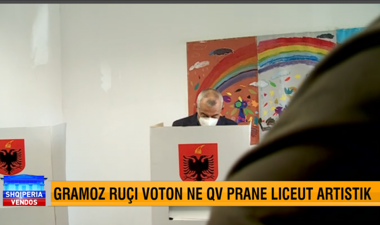 “SOT, DITA E QYTETARËVE”/ Ruçi voton tek Liceu Artistik: Nesër fituesi të administrojë… (VIDEO)