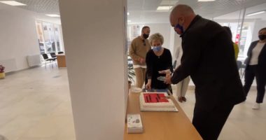 PASI FITOI ZGJEDHJET/ Rama pret tortën në shkollën e rindërtuar në Durrës: Qyteti do të marr hov të madh
