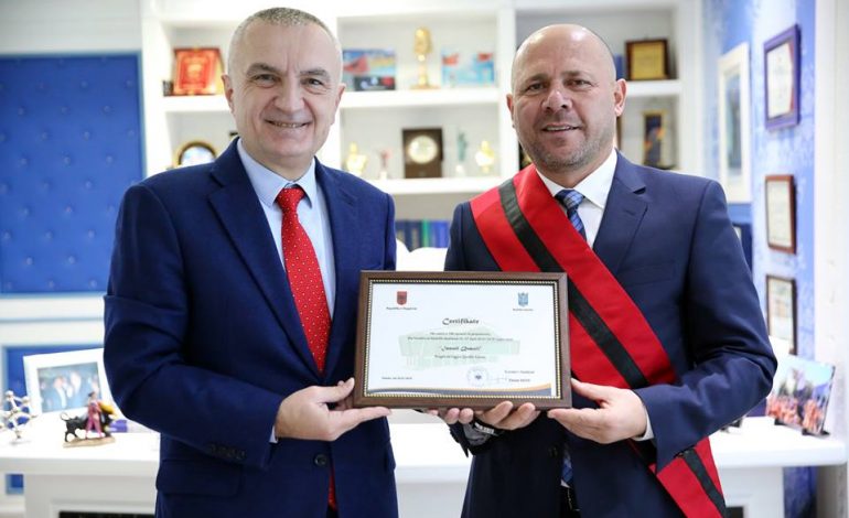 “PRIJA DUART KANDIDATËVE TË TU…”/ Qytetarët i kthehen Metës: Pse nuk reagon për Mziun dhe Jokën?