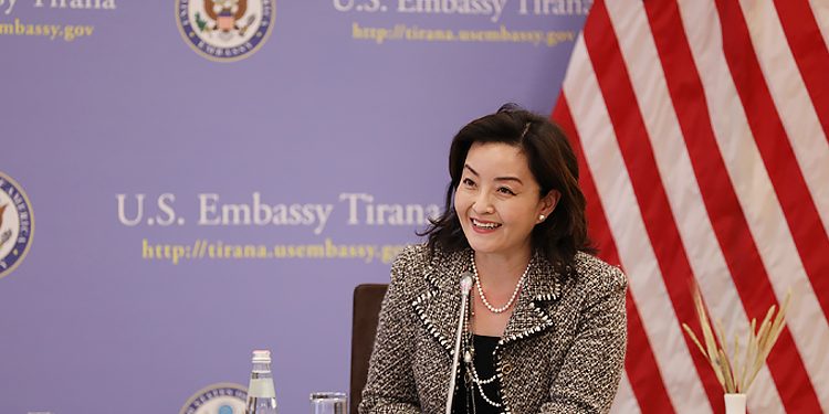 SULMON AMBASADOREN YURI KIM/ Këshilltari i Bashës: Populli të bëjë ç’të mundet, Shqipëria nuk është si Kongo