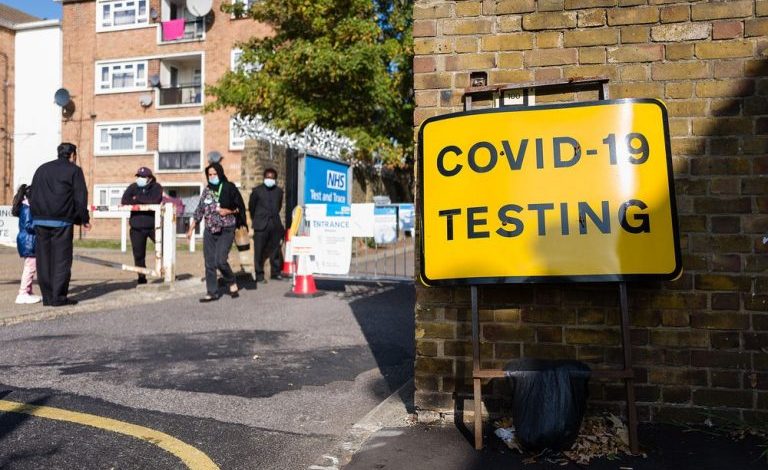 COVID-19/ Britania përballë një vale të re infeksionesh