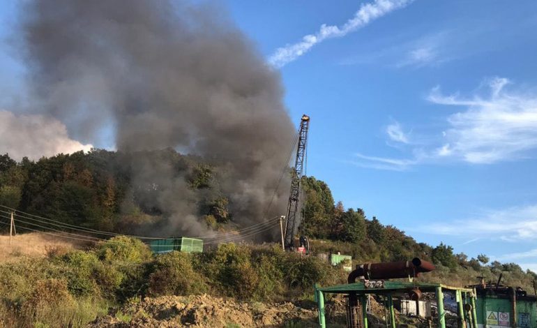 E FUNDIT/ Shpërthen në flakë pusi i naftës në Ballsh, plagoset punonjësi 51-vjeçar. Pëson djegie në… (EMRI)