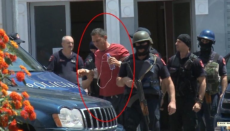 KËRKOI LEHTËSIM TË MASËS/ Gjykata e posaçme nuk pranon kërkesën e Ardian Çapjes