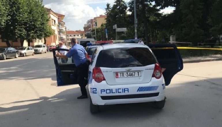 GODITEN RASTE TË TRAFIKIMIT TË REFUGJATËVE/ Arrestohen 4 persona. Ndër ta Erjon Llapushi, subjekt i OFL