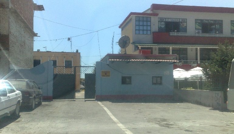 E FUNDIT/ Plagosje me armë zjarri në Fushë-Krujë, qëllohet pronari i një fasonerie (DETAJET)