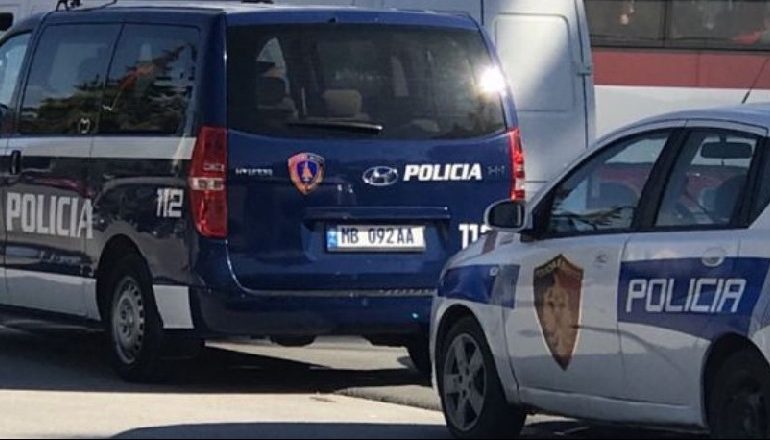 E RËNDË NË TIRANË/ Plagoset me thikë 30-vjeçari pas një konflikti të çastit, arrestohet autori